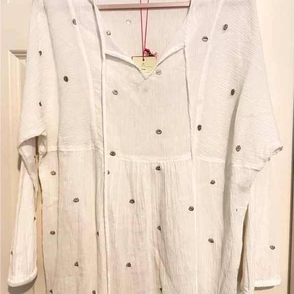 White Tunic with Silver Accents - Picture 2 of 6